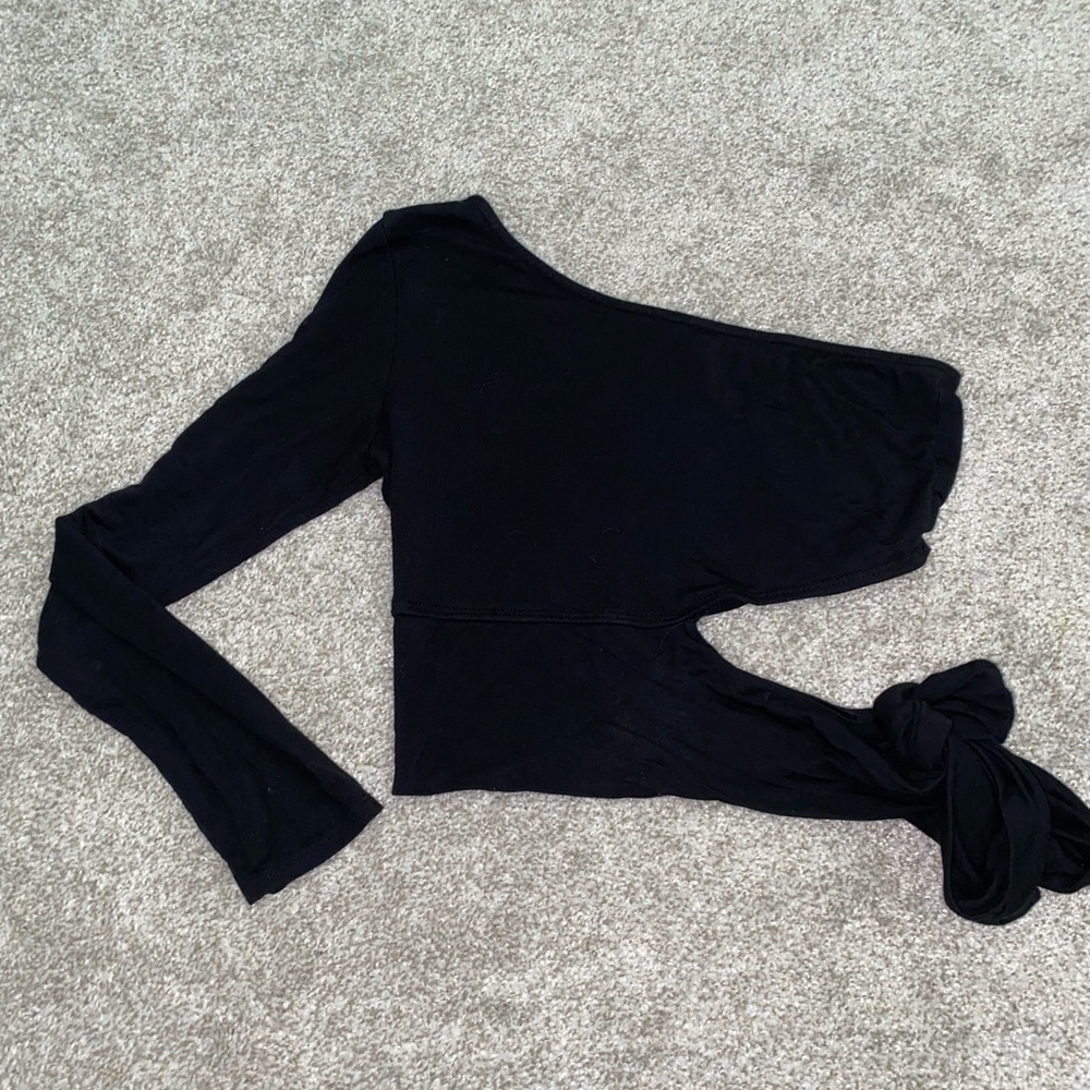 FASHION NOVA CROPPED LONG-SLEEVE